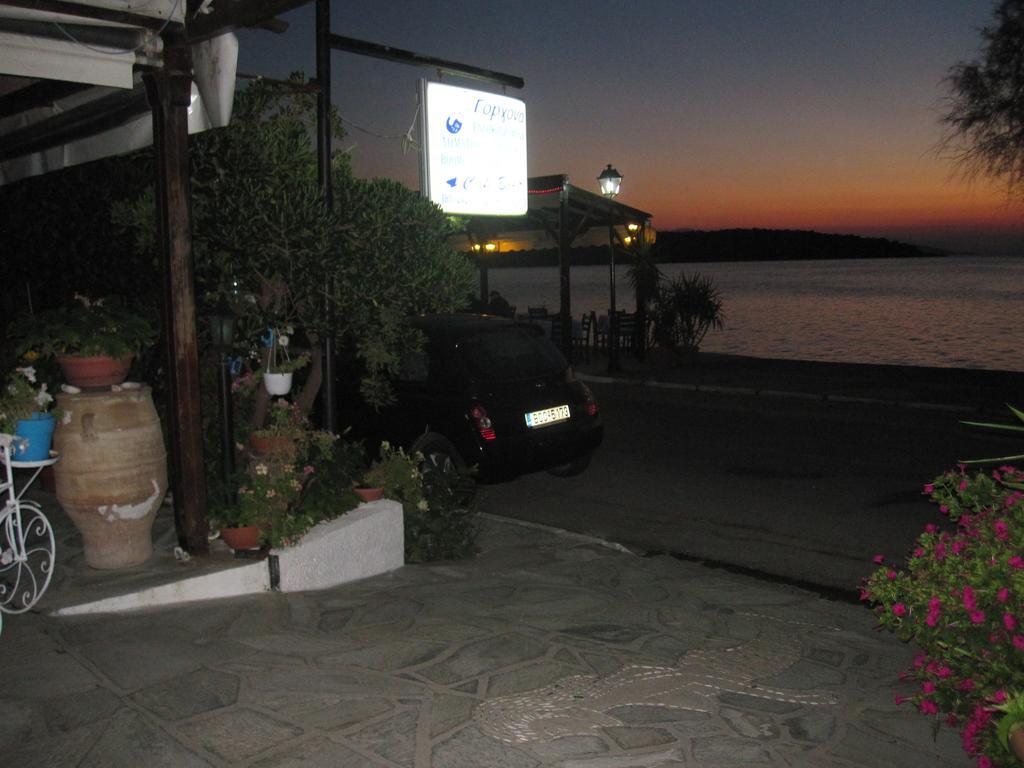 Gorgona Appartement Milína Buitenkant foto