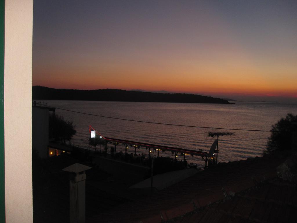 Gorgona Appartement Milína Buitenkant foto