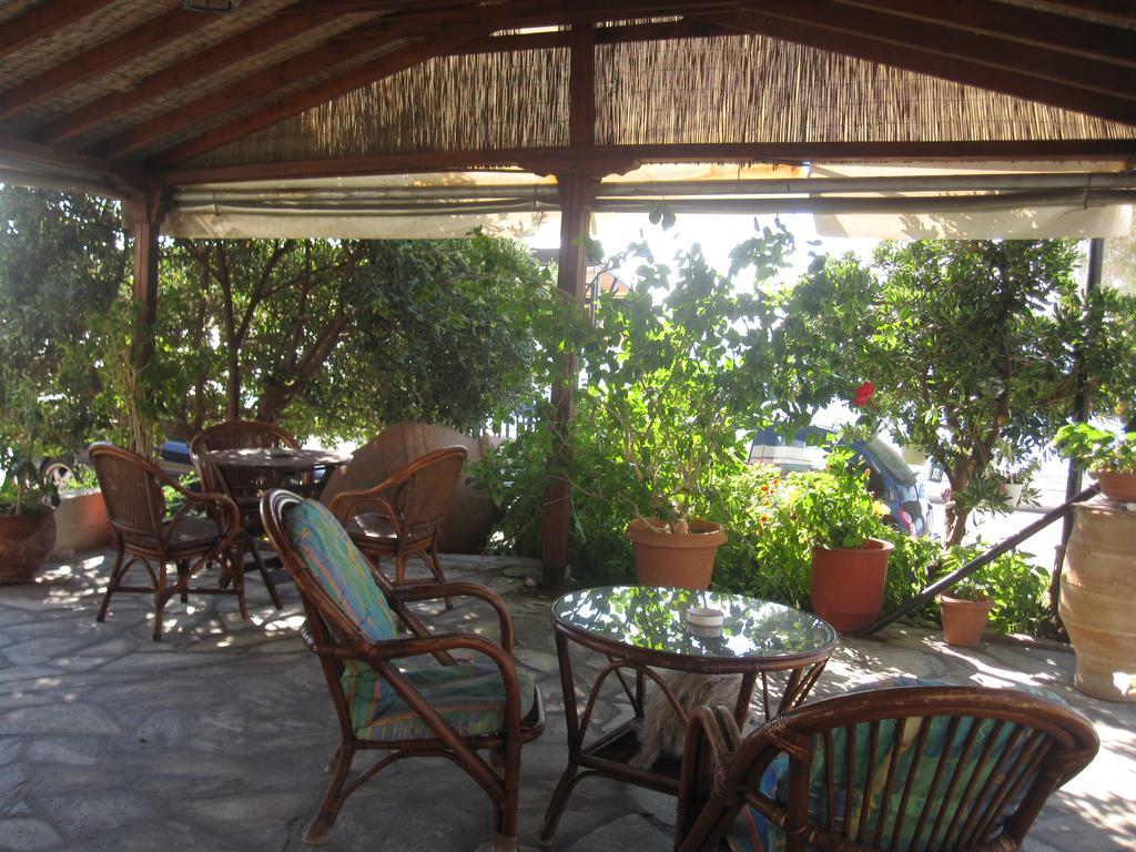 Gorgona Appartement Milína Buitenkant foto