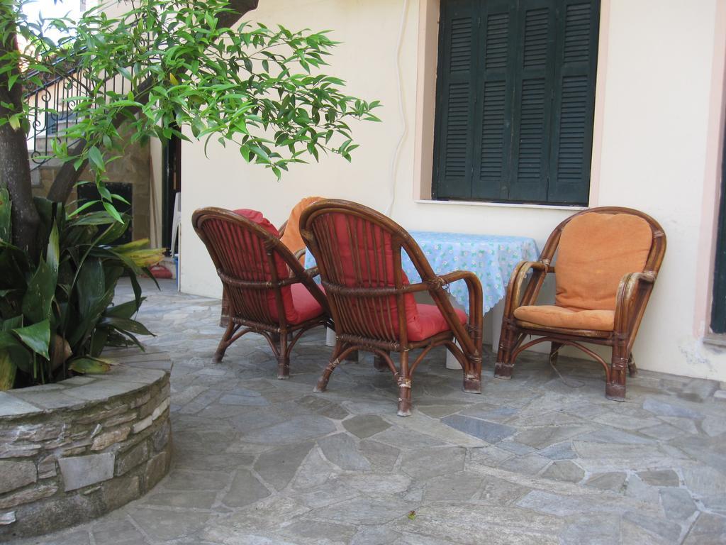 Gorgona Appartement Milína Buitenkant foto