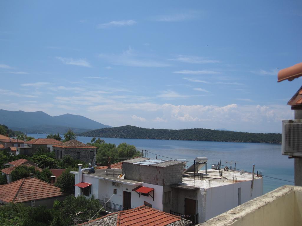 Gorgona Appartement Milína Buitenkant foto