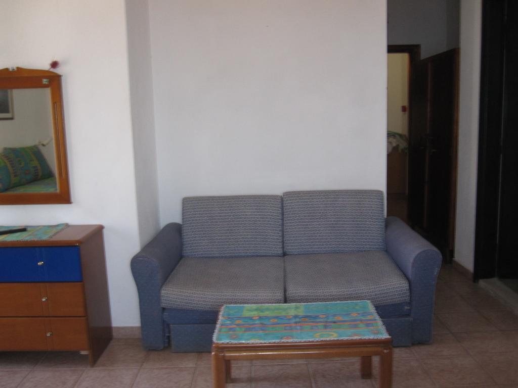 Gorgona Appartement Milína Buitenkant foto