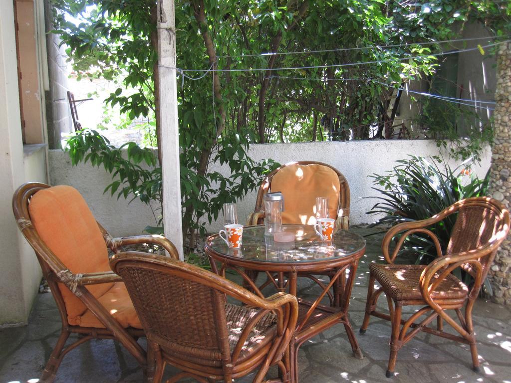 Gorgona Appartement Milína Buitenkant foto
