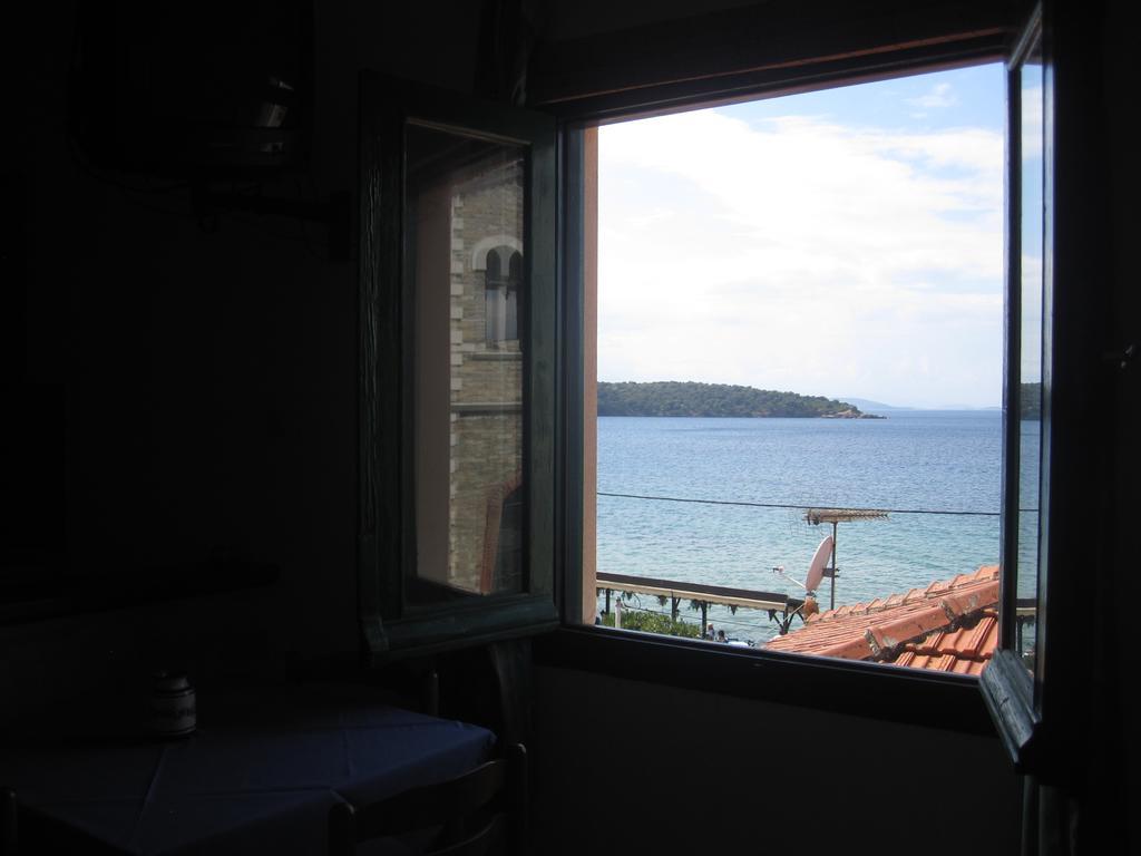 Gorgona Appartement Milína Buitenkant foto