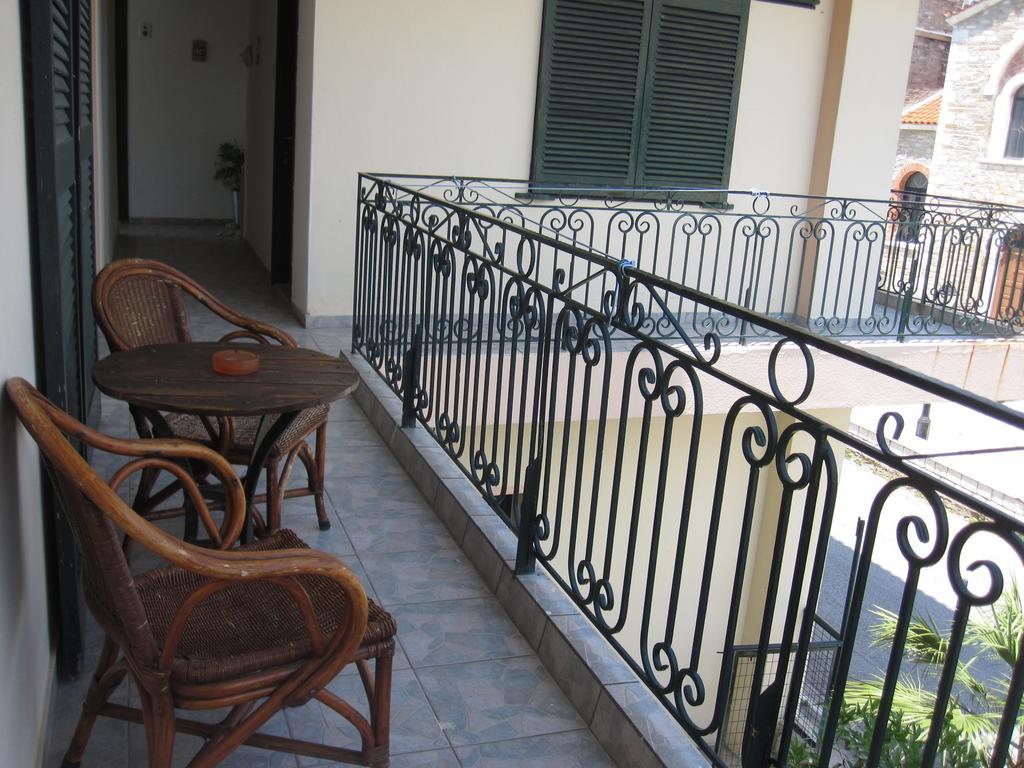 Gorgona Appartement Milína Buitenkant foto